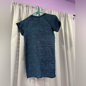 Lululemon swiftly tech tee size 4